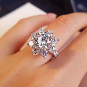 זרע תכשיטים טבעות לאישה. Real Moissanite Luxury Sun Flower Ring 2 Carat Diamond Lotus Ring Women Fancy Wedding Rings Sterling Silver Jewelry Include Box